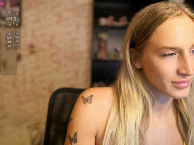 NicoletteShea01 webcam