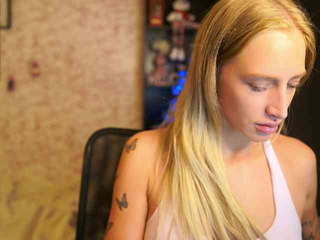 NicoletteShea01 NicoletteShea01