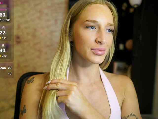 NicoletteShea01 webcam
