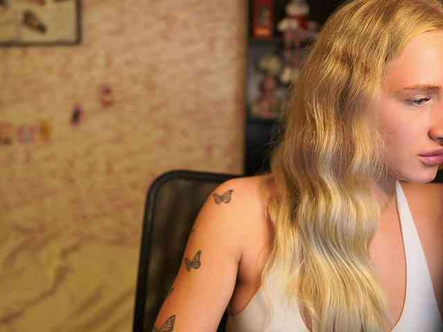 NicoletteShea01 NicoletteShea01