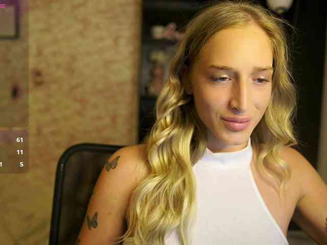 NicoletteShea01 webcam