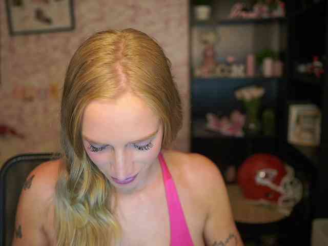 NicoletteShea01 webcam
