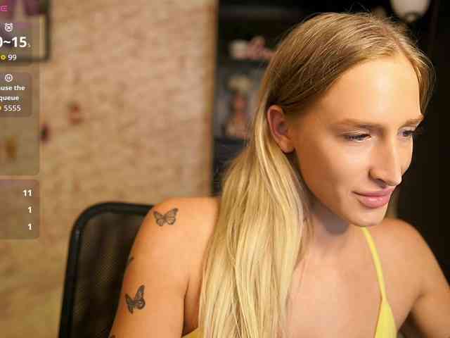 NicoletteShea01 webcam