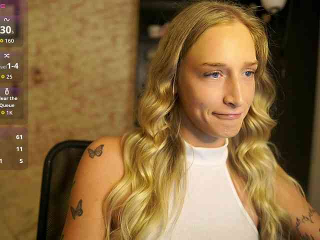 NicoletteShea01 webcam