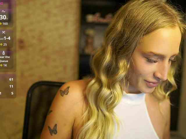 NicoletteShea01 webcam