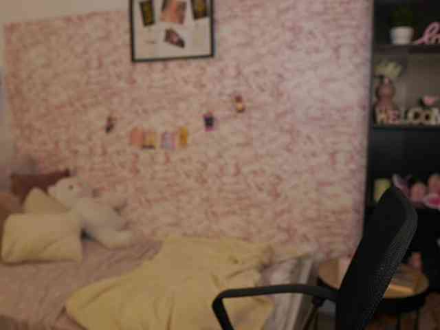 NicoletteShea01 webcam