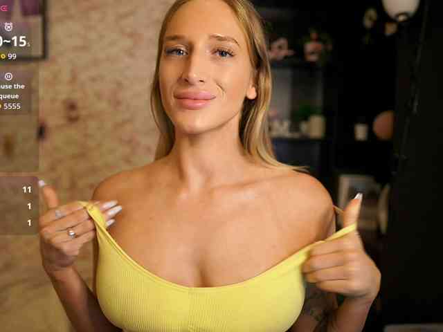 NicoletteShea01 webcam