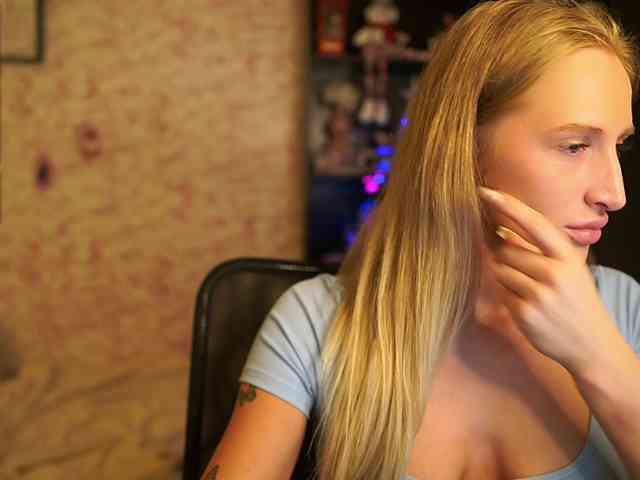 NicoletteShea01 NicoletteShea01