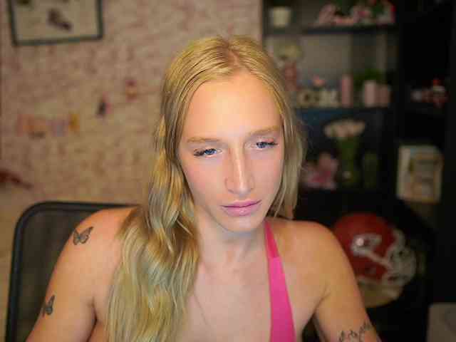 NicoletteShea01 webcam