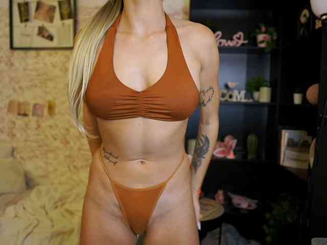 NicoletteShea01 webcam
