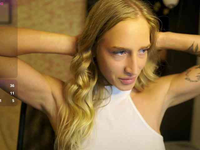 NicoletteShea01 webcam