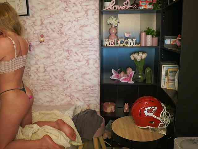 NicoletteShea01 NicoletteShea01