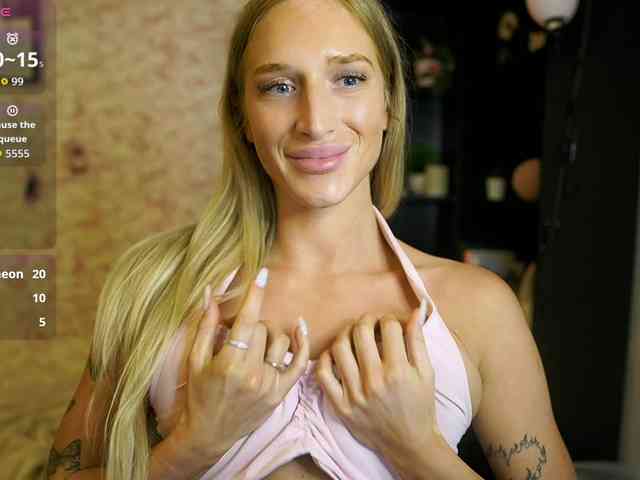 NicoletteShea01 webcam
