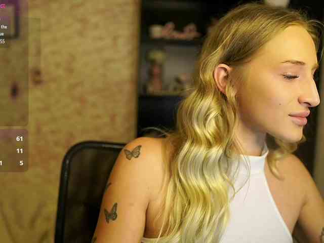 NicoletteShea01 webcam
