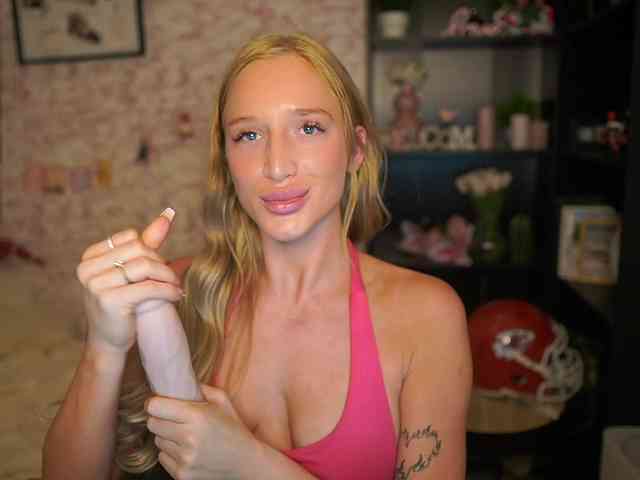 NicoletteShea01 webcam