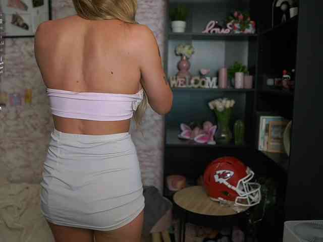 NicoletteShea01 webcam