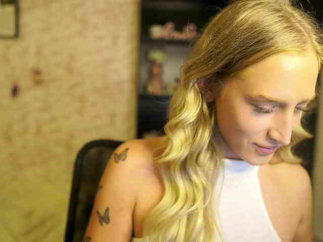 NicoletteShea01 webcam