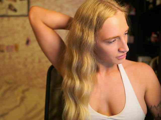 NicoletteShea01 webcam