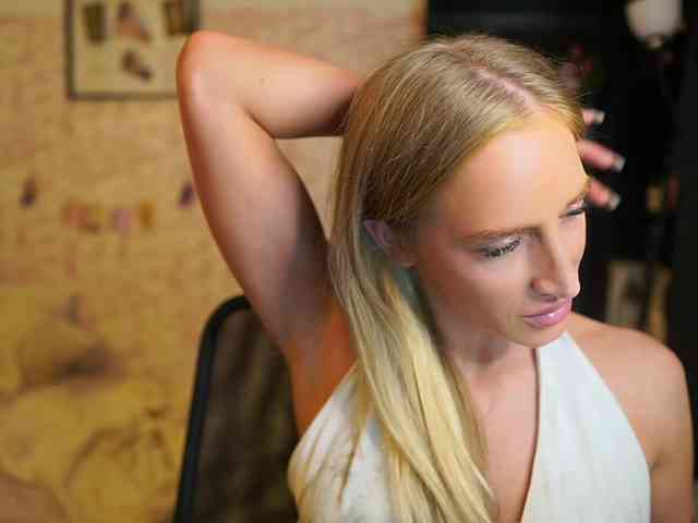 NicoletteShea01 webcam