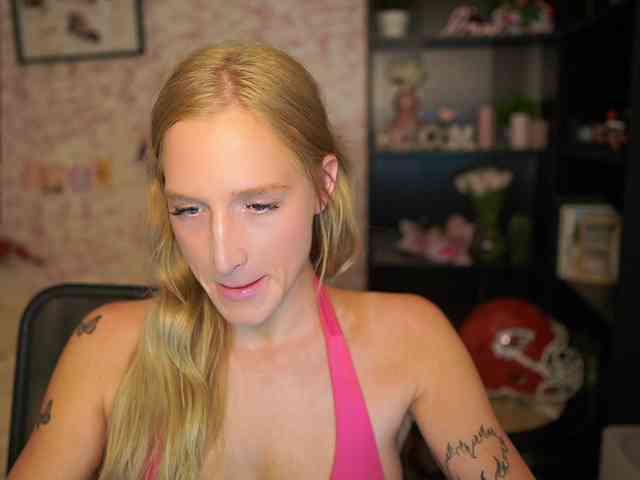 NicoletteShea01 webcam