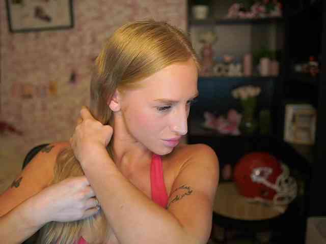 NicoletteShea01 webcam