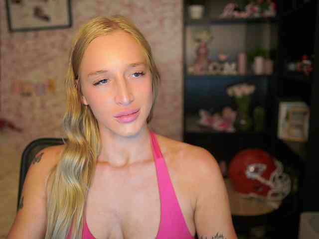 NicoletteShea01 webcam