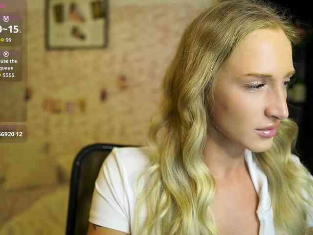NicoletteShea01 webcam
