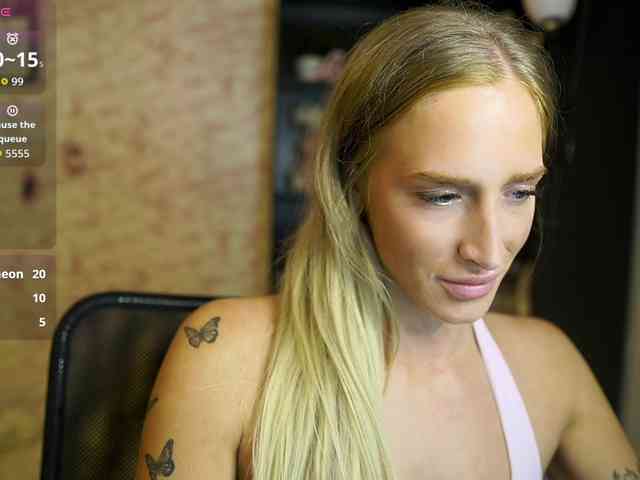 NicoletteShea01 webcam