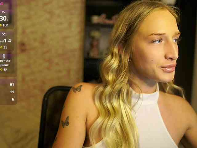 NicoletteShea01 webcam