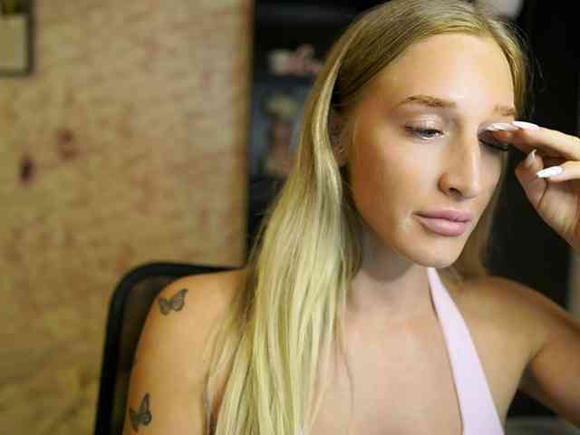 NicoletteShea01 webcam