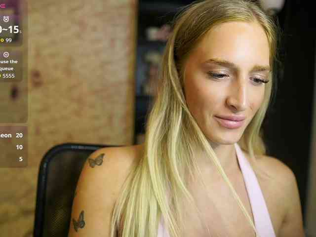 NicoletteShea01 webcam