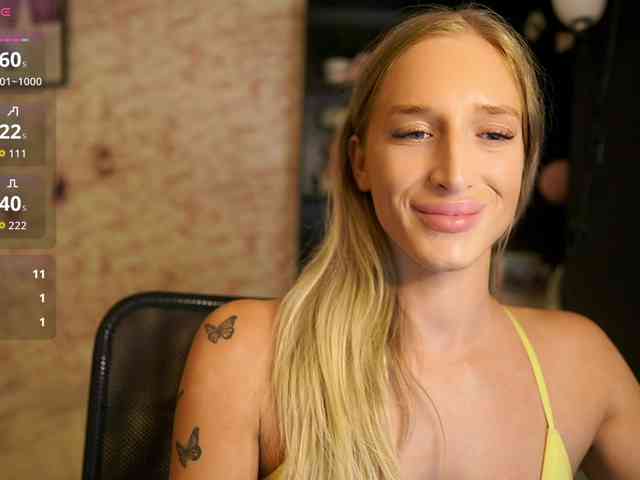 NicoletteShea01 webcam