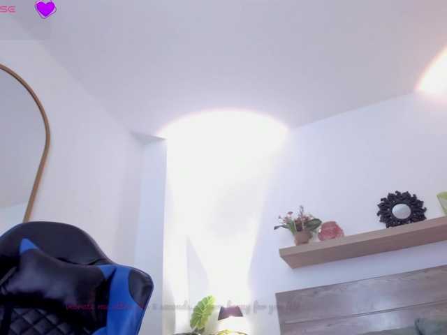 lucy-blue28's BongaCams show and profile