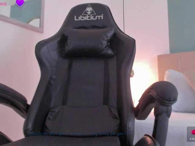 lucy-blue28's BongaCams show and profile