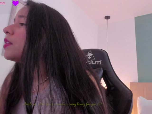 lucy-blue28's BongaCams show and profile