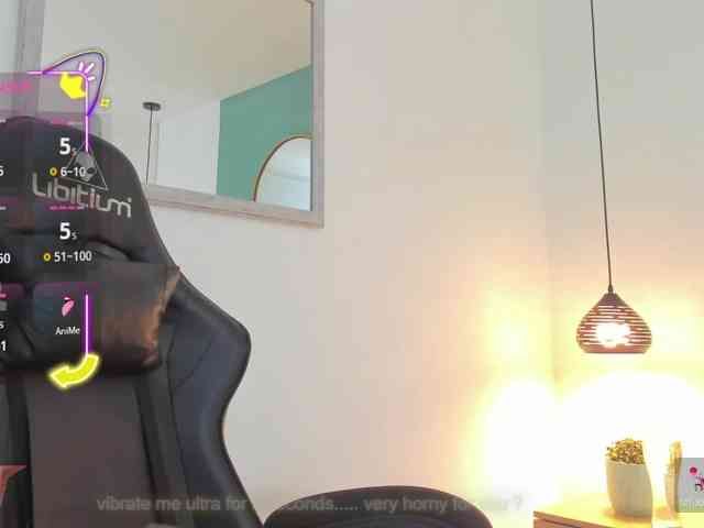lucy-blue28 webcam