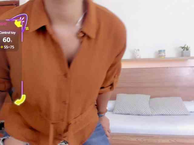 lucy-blue28 webcam