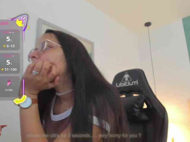 lucy-blue28 webcam