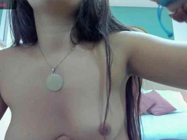 lucy-blue28 webcam