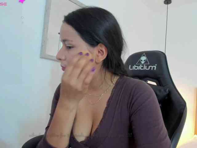 lucy-blue28 webcam