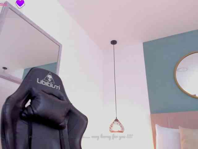 lucy-blue28 webcam