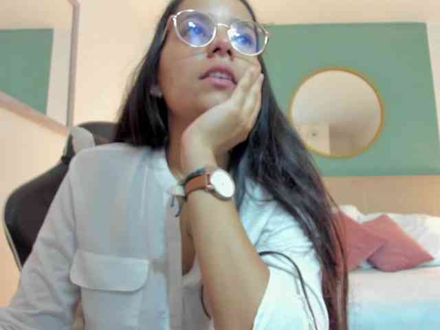 lucy-blue28 webcam