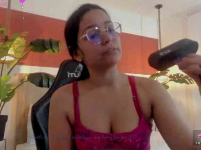 lucy-blue28 webcam