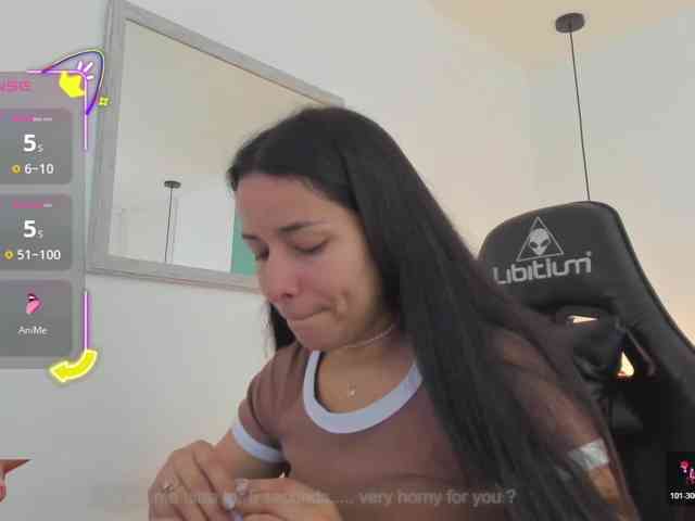 lucy-blue28 webcam