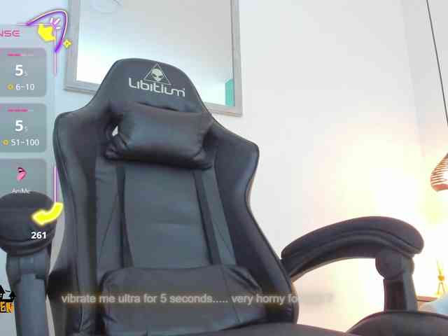 lucy-blue28 webcam