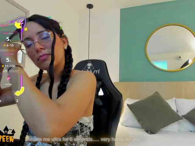 lucy-blue28 webcam