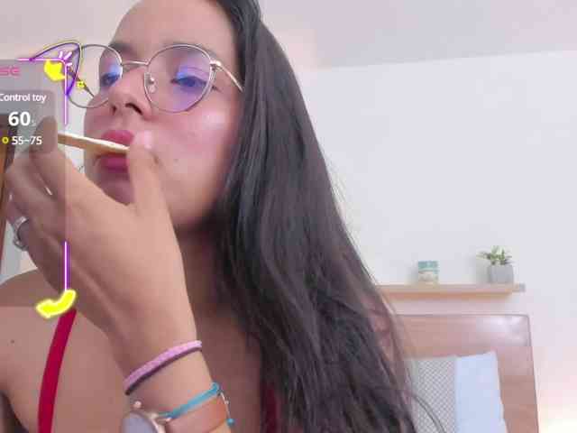 lucy-blue28 webcam