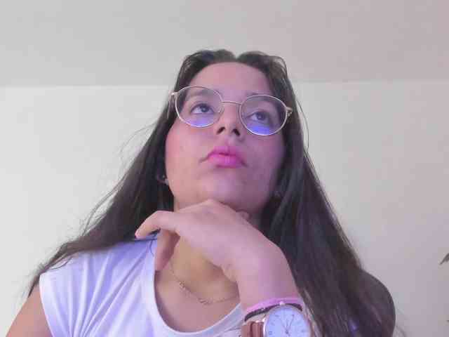 lucy-blue28 webcam