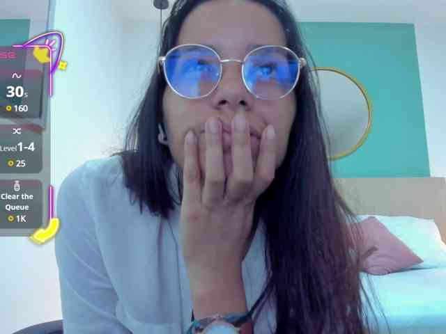 lucy-blue28 webcam