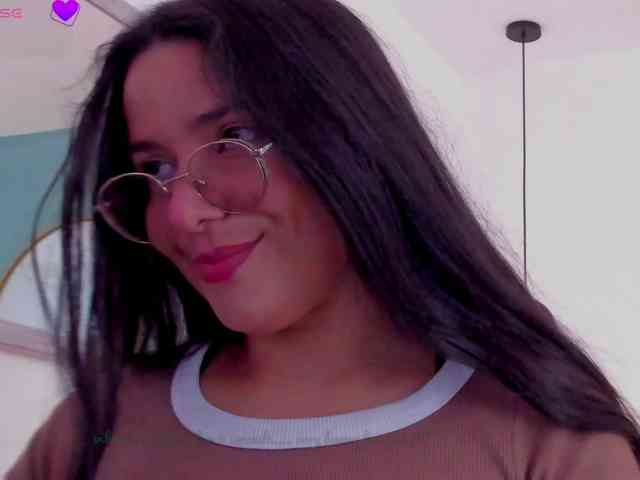 lucy-blue28 Live Webcam on BongaCams